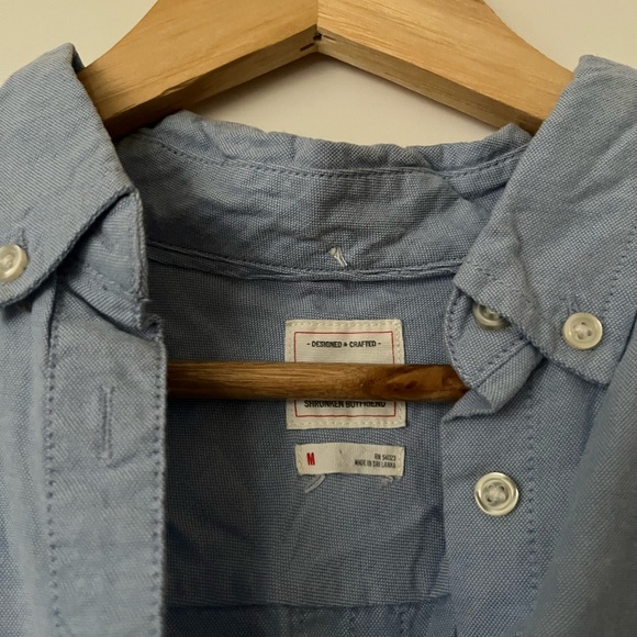 Classic Boyfriend Button Down Gap - Picture 2 of 3